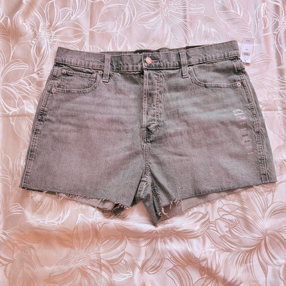 GAP High-Rise Cheekyshort Medium Blue Wash Short